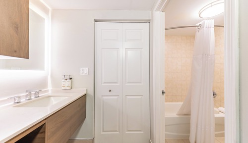 Suite, 2 Bedrooms, Kitchen