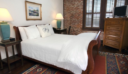 Standard Room, 1 Queen Bed