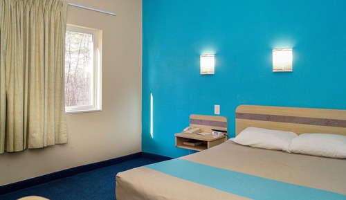 Standard Room, 1 Queen Bed, Accessible, Non Smoking