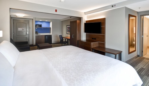 Suite, 1 King Bed, Accessible (Communications)
