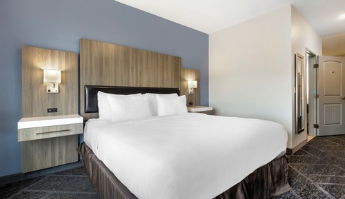 1 King Bed, 1 Queen Bed, 2-Room Suite, Fireplace, Non-Smoking