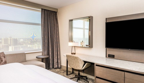 Traditional Room, 1 King Bed (Mobility Accessible, Tub)