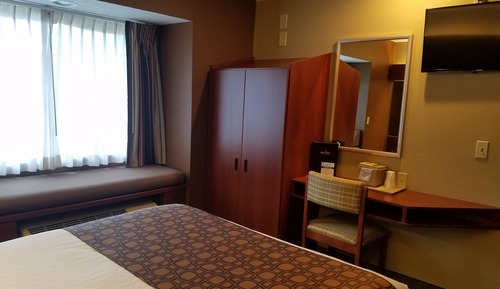 Standard Room, 1 Queen Bed