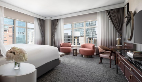 Deluxe Room, 1 King Bed, Corner