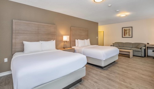2 Queen Beds, Sofa Bed