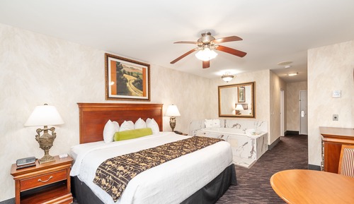 Deluxe Room, 1 King Bed, Non Smoking (Venetian Room)