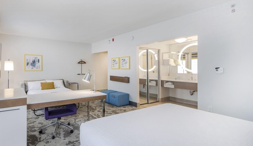 King Studio Suite