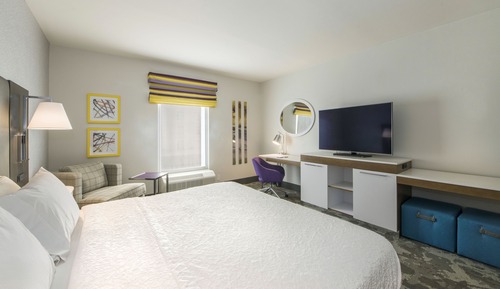 One King Bed, Non-Smoking, Accessible