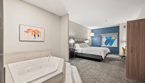 Standard Room, 1 King Bed, Accessible, Non Smoking (Communications Accessible)