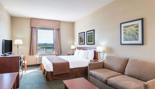 Room, 1 King Bed with Sofa bed, Non Smoking, Jetted Tub