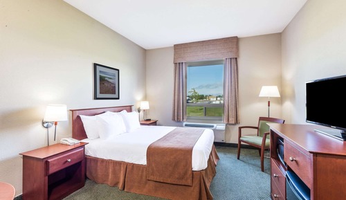 Standard Room, 1 King Bed