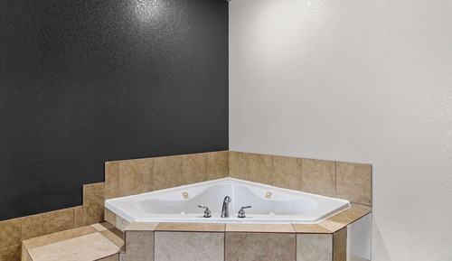 Suite, 1 King Bed, Non Smoking, Jetted Tub
