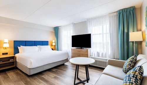 Studio Suite, 1 King Bed, Kitchen