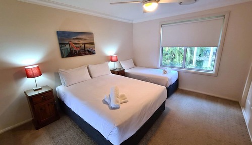 Magenta Beach Family Select