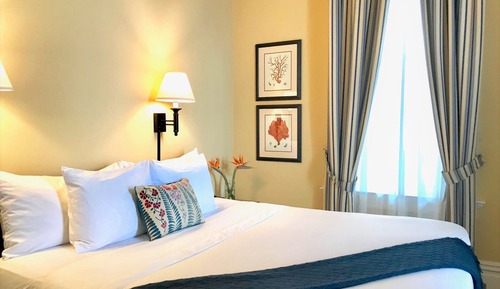 Deluxe King + Beach View (ADA)