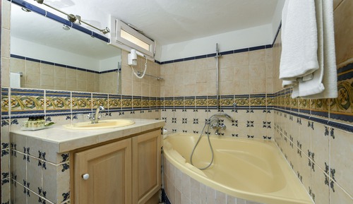 Classic Double Room, Ensuite, Garden View (CDC)