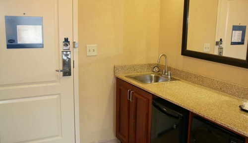 One king studio suite non smoking