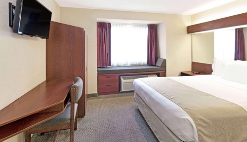 Standard Room, 1 Queen Bed