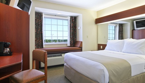 Standard Room, 1 Queen Bed, Accessible