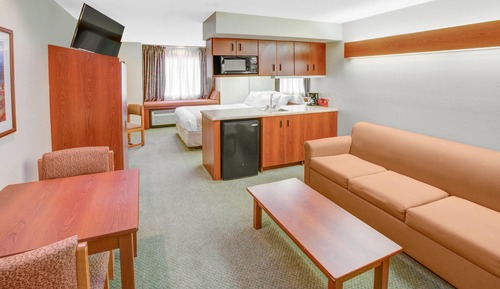 Suite, 1 Queen Bed