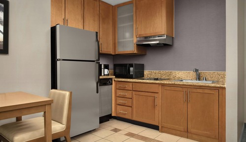 Suite, 1 Bedroom (Mobility/Hearing Access, Transf Shwr)