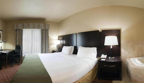 Standard Room, 1 King Bed, Jetted Tub