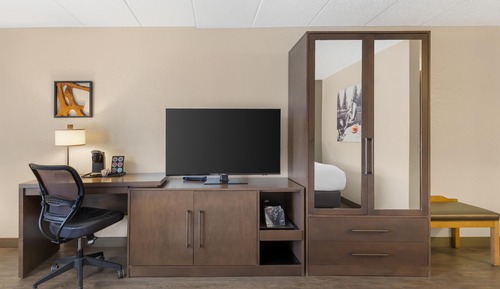 Standard Room, 2 Queen Beds, Non Smoking, Refrigerator & Microwave (Pet Friendly)