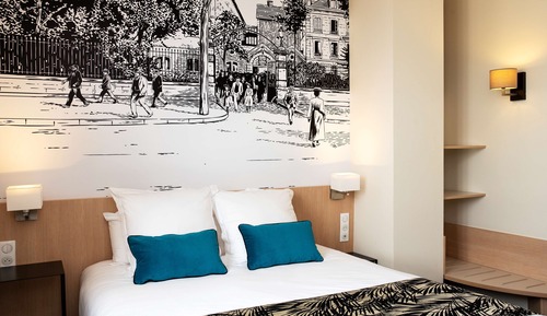 Comfort Room, 1 Queen Bed, Non Smoking, Courtyard View (Larger Room)