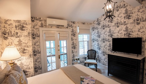 Room 8