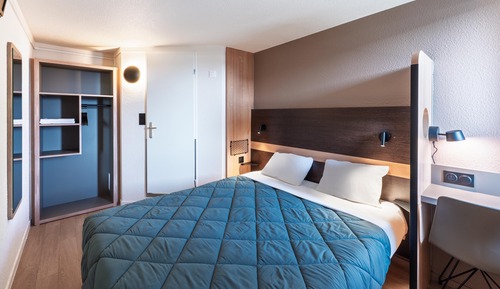 Standard Room, 1 Queen Bed