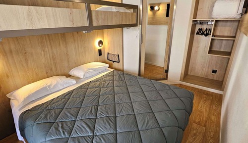Standard Room, Multiple Beds (1 Double and 1 Single bed)