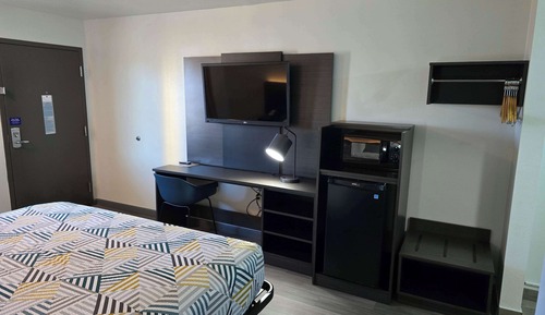 Standard Room, 1 King Bed, Non Smoking, Refrigerator & Microwave