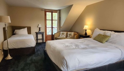 Standard Triple Room, Balcony, River View