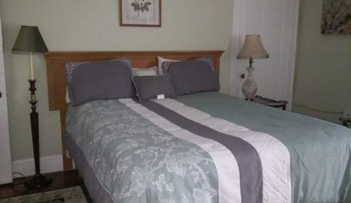 Room, Private Bathroom (Robin's Room)