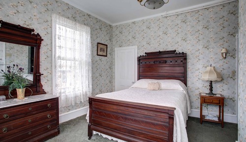 Classic Room, 1 Queen Bed (no Jacuzzi)