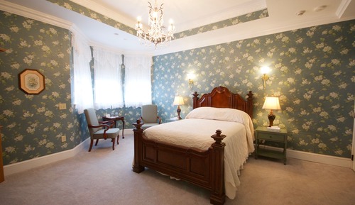 Suite, 1 Queen Bed (Jacuzzi and Fireplace)