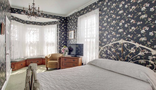 Classic Room, 1 Queen Bed (no Jacuzzi)