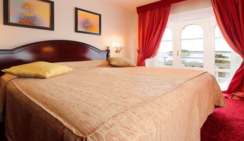 Family Room, Balcony