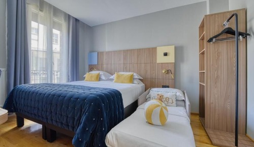 Cozy Triple Room, City View