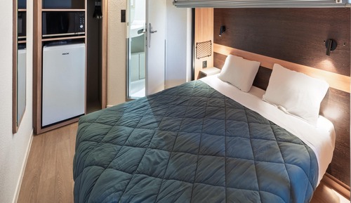 Standard Room, 1 Queen Bed