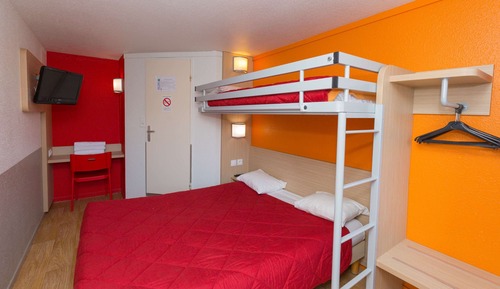 Standard Room, Multiple Beds (1 Double and 1 Single bed)