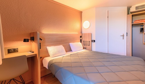 Standard Room, 1 Queen Bed