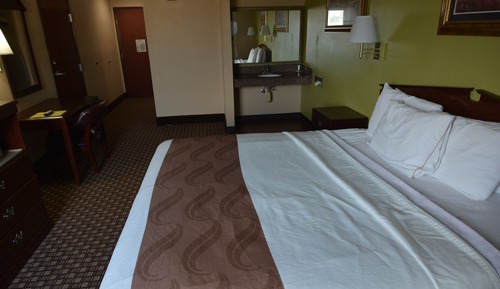 Room, 1 King Bed, Smoking