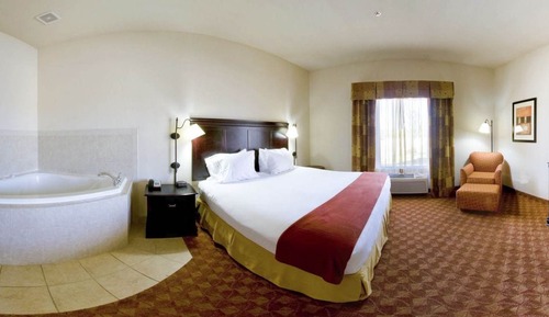 Standard Room, 1 King Bed, Accessible (Mobility, Tub)