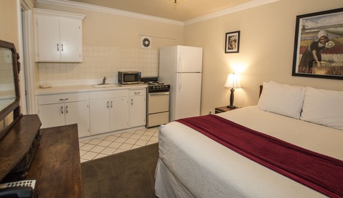 Queen Room with Kitchenette