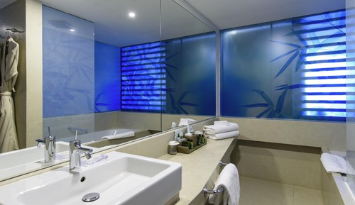 Superior Room, 1 King Bed, Garden View