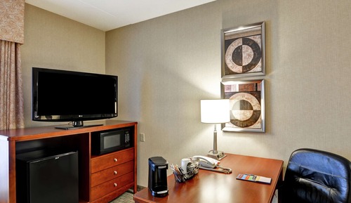 Studio, 1 King Bed, Non Smoking