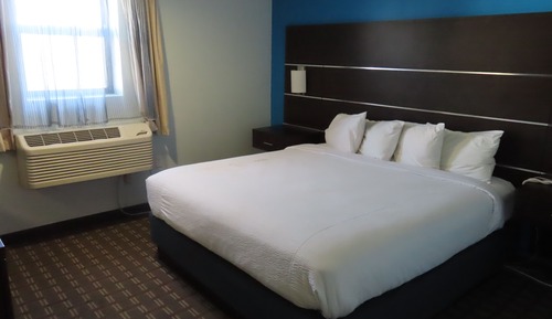 Standard Room, 1 King Bed