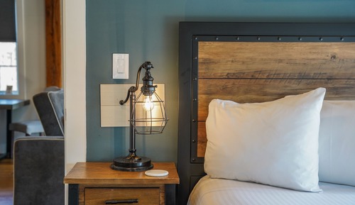 Room, River View (The Williamsburg Suite)