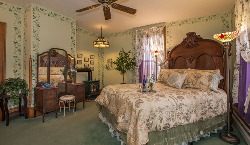 Romantic Double Room, 1 Queen Bed, Jetted Tub, Garden View